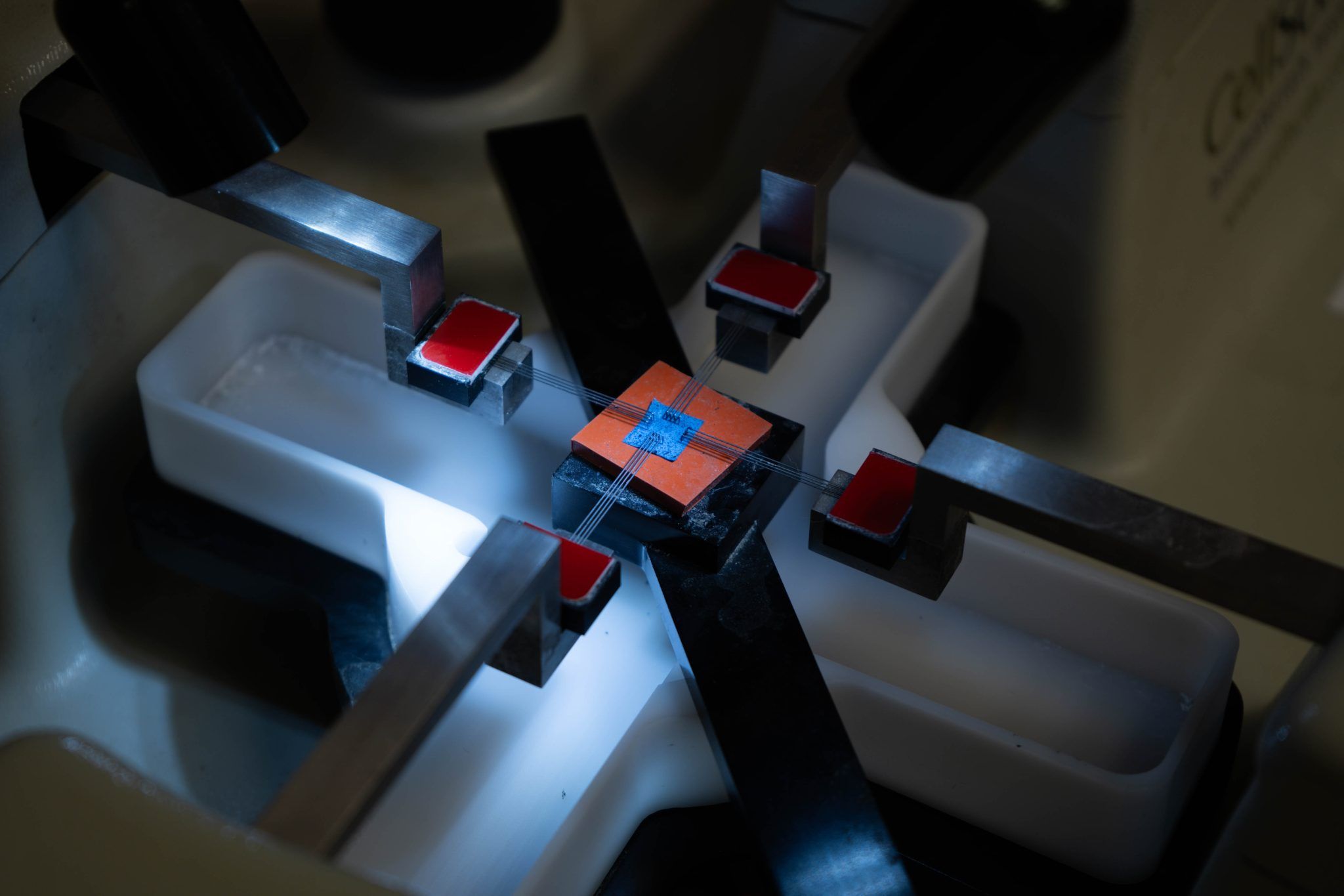Máquina Biaxial de Ensayos Mecánicos